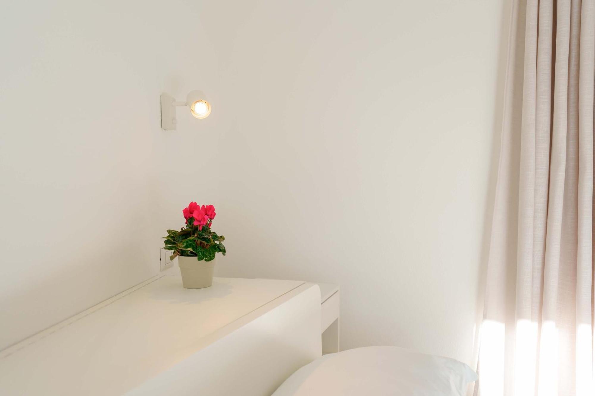 Guest House Deidda - Ts Rooms B&B San Sperate Exterior photo